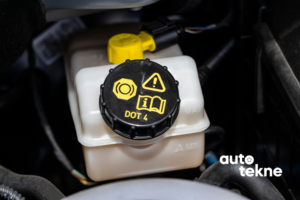 Frenos: cómo realizar un buen mantenimiento en tu automóvil 1 Deposito liquido de frenos